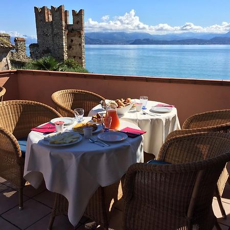 Hotel Degli Oleandri Sirmione Bagian luar foto