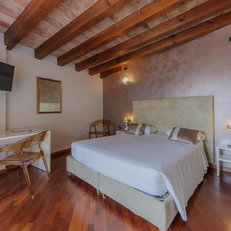 Hotel Degli Oleandri Sirmione Bagian luar foto