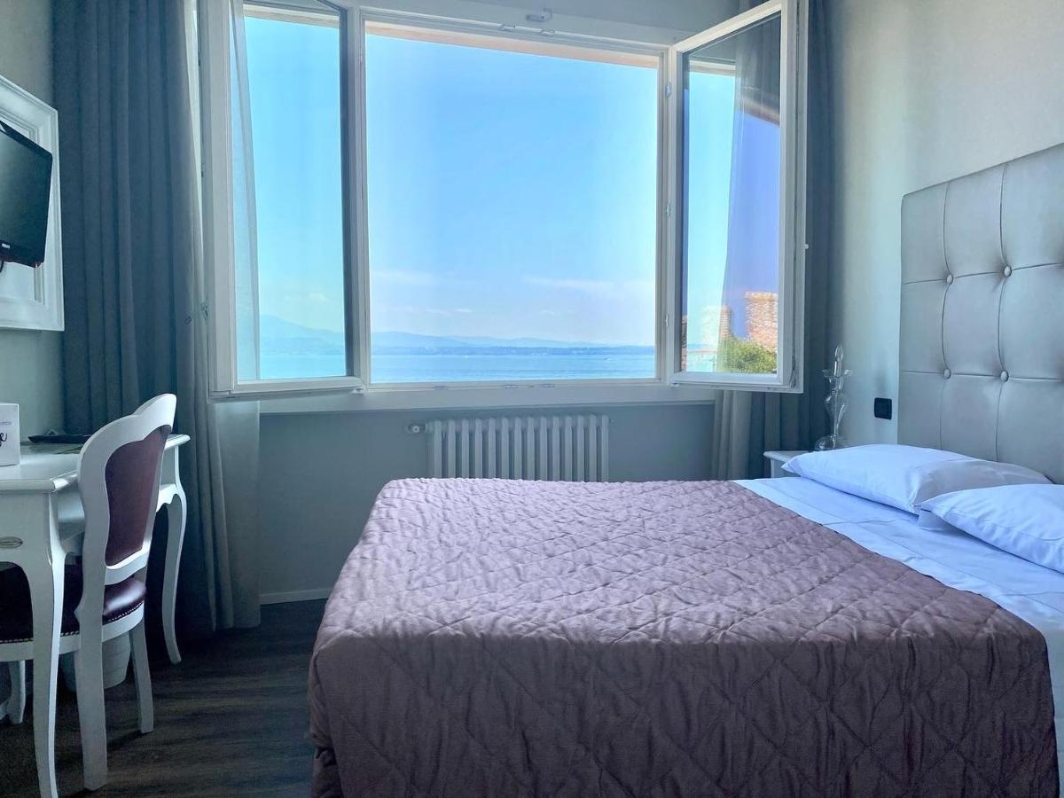 Hotel Degli Oleandri Sirmione Bagian luar foto