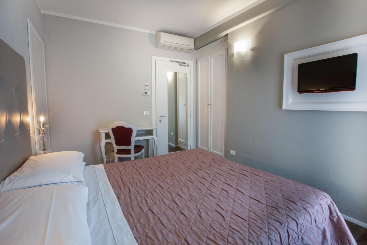 Hotel Degli Oleandri Sirmione Bagian luar foto