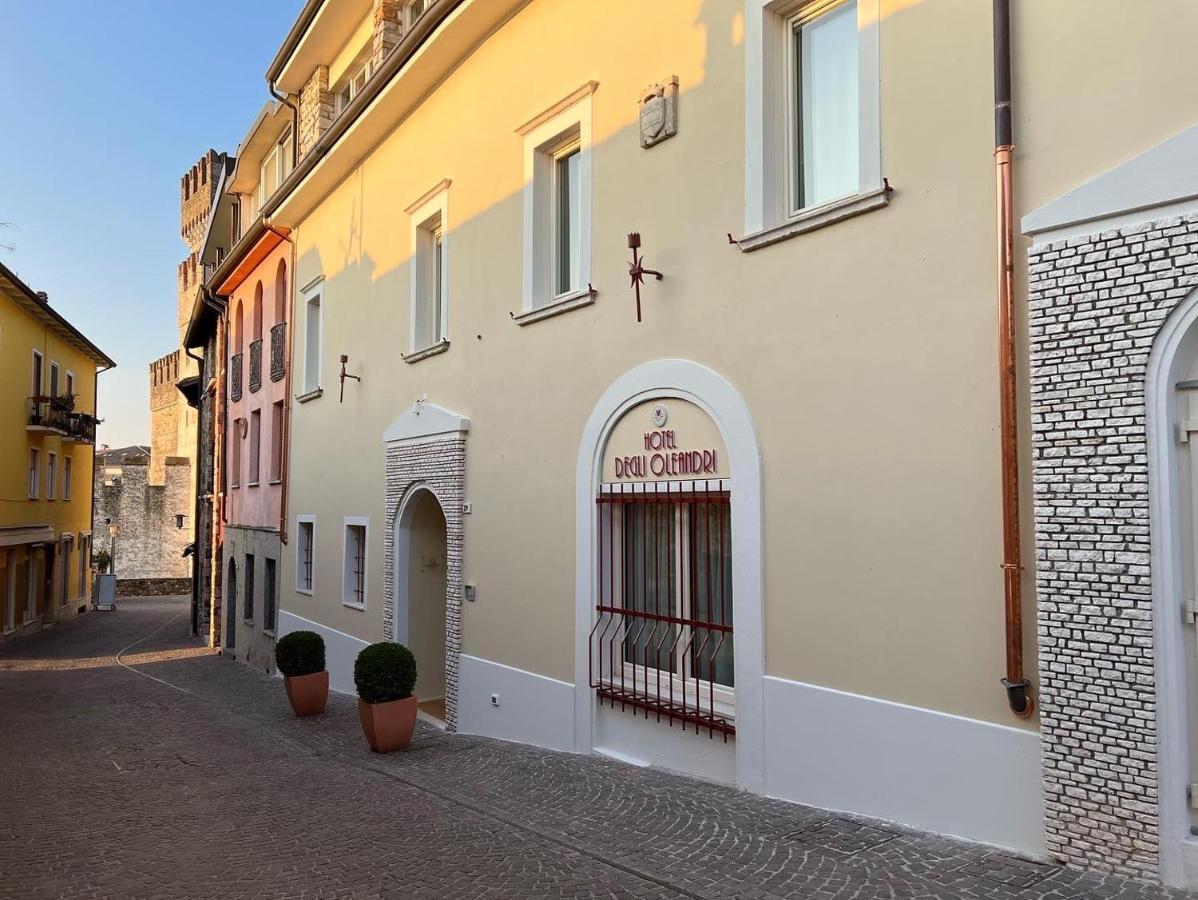 Hotel Degli Oleandri Sirmione Bagian luar foto