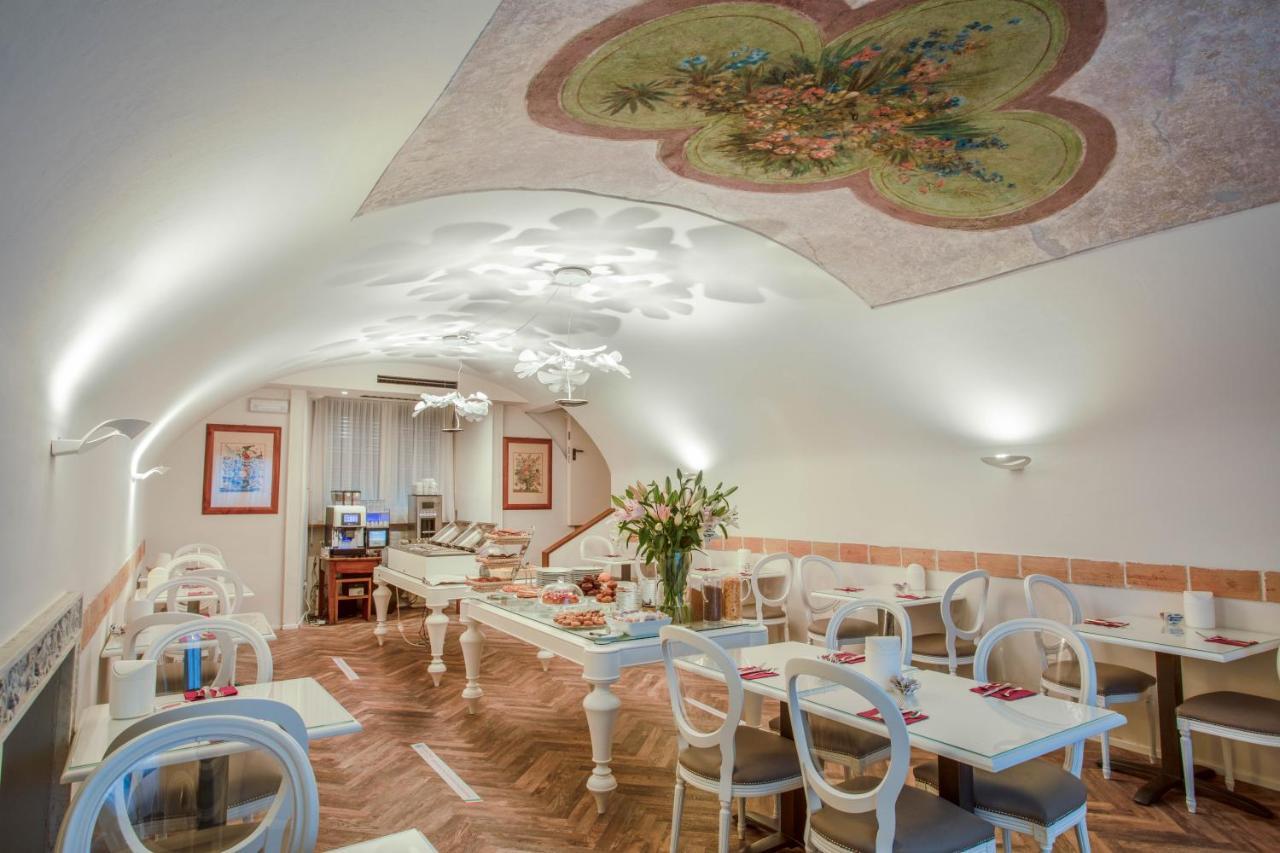 Hotel Degli Oleandri Sirmione Bagian luar foto