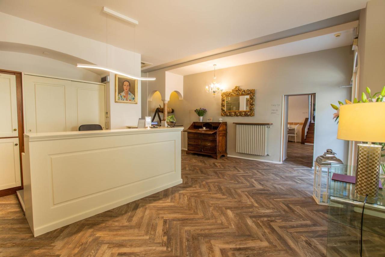 Hotel Degli Oleandri Sirmione Bagian luar foto