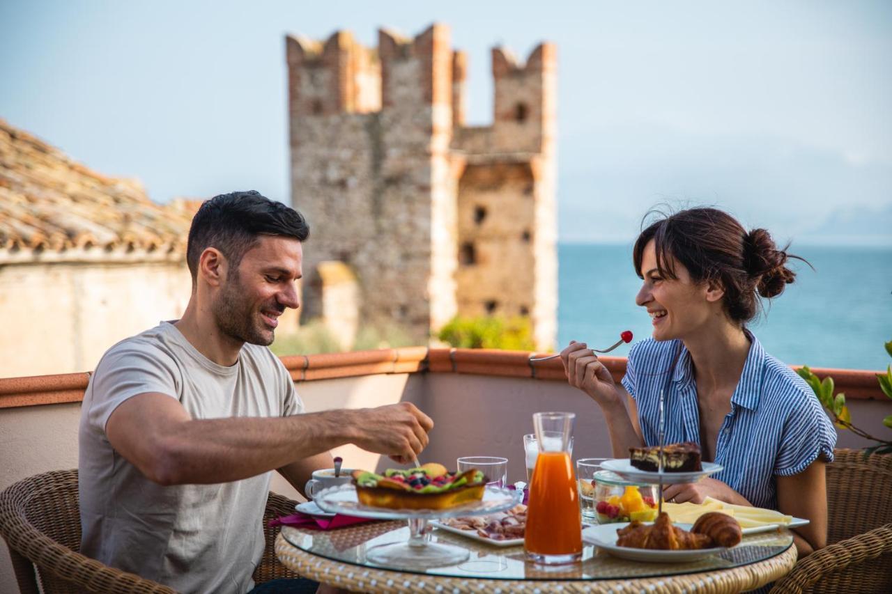 Hotel Degli Oleandri Sirmione Bagian luar foto