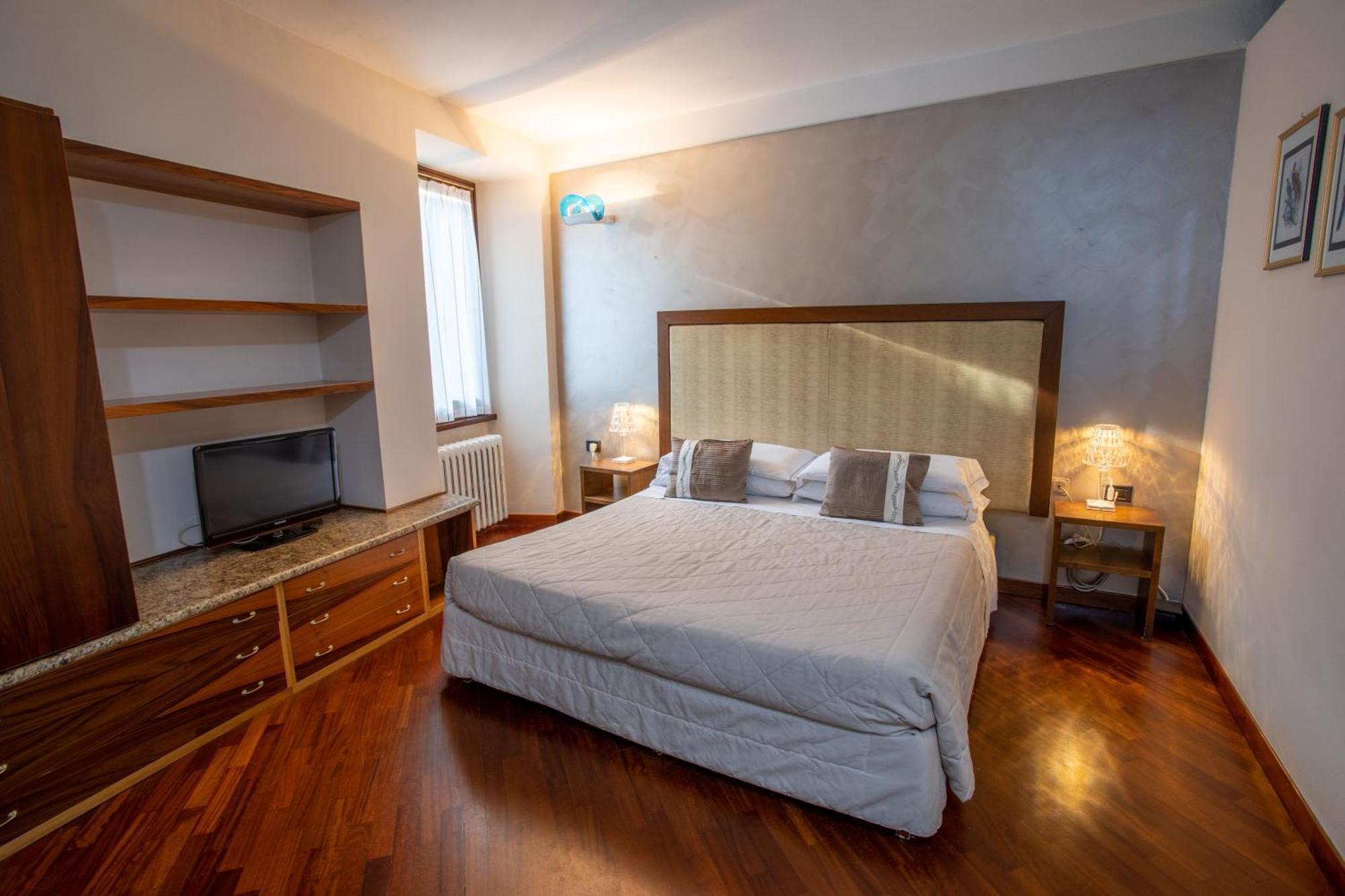 Hotel Degli Oleandri Sirmione Bagian luar foto