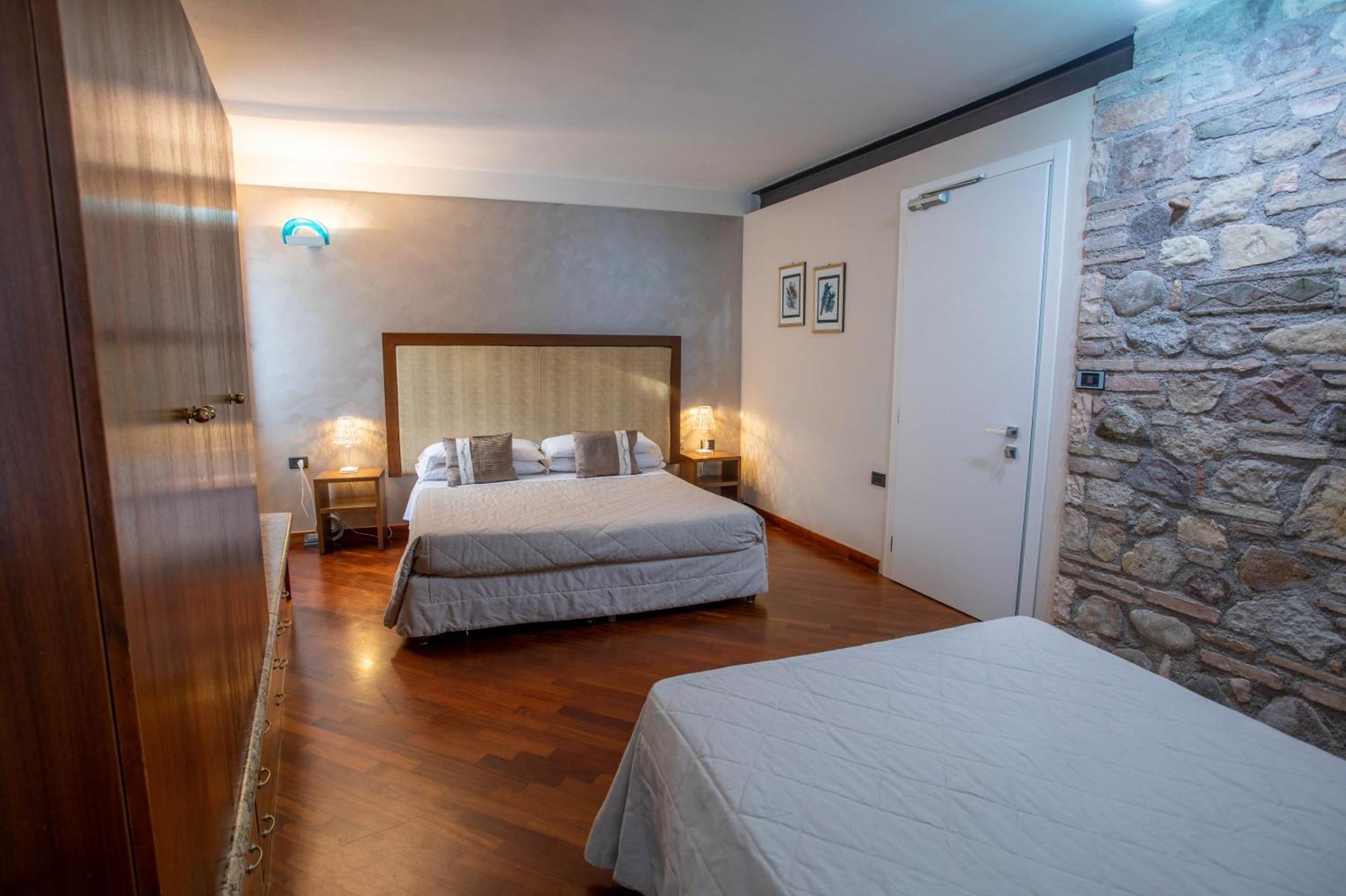 Hotel Degli Oleandri Sirmione Bagian luar foto