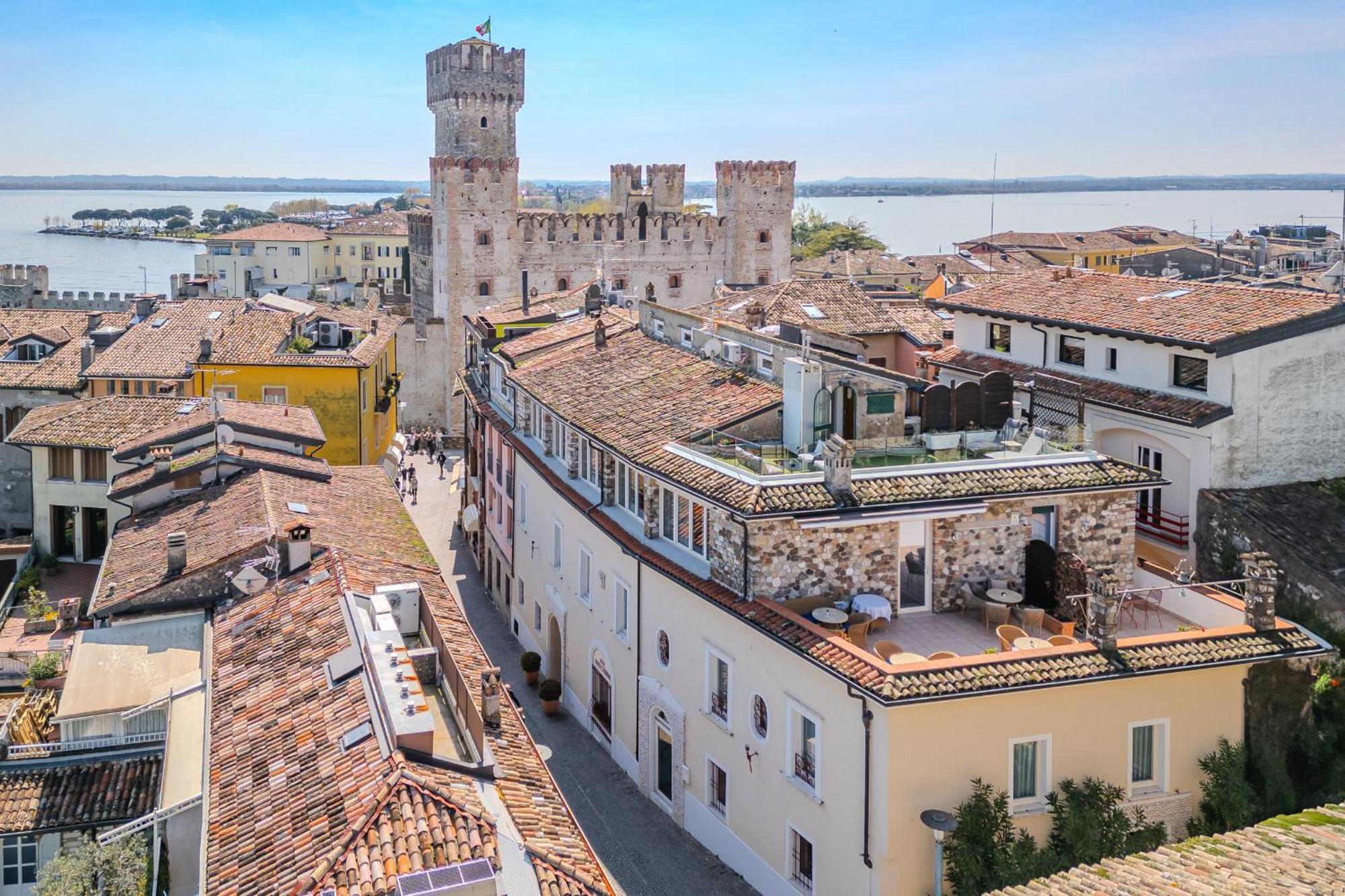 Hotel Degli Oleandri Sirmione Bagian luar foto