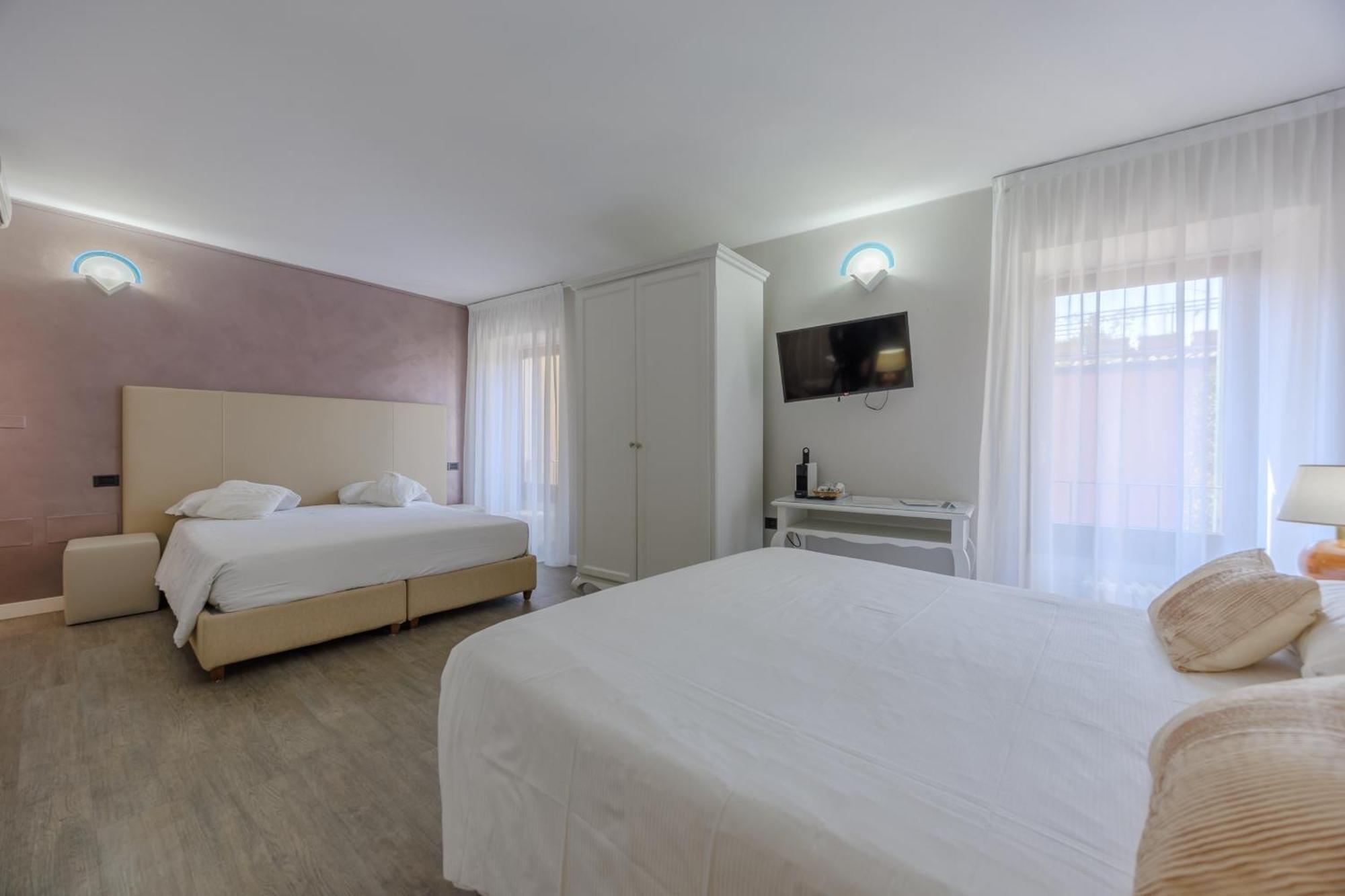 Hotel Degli Oleandri Sirmione Bagian luar foto