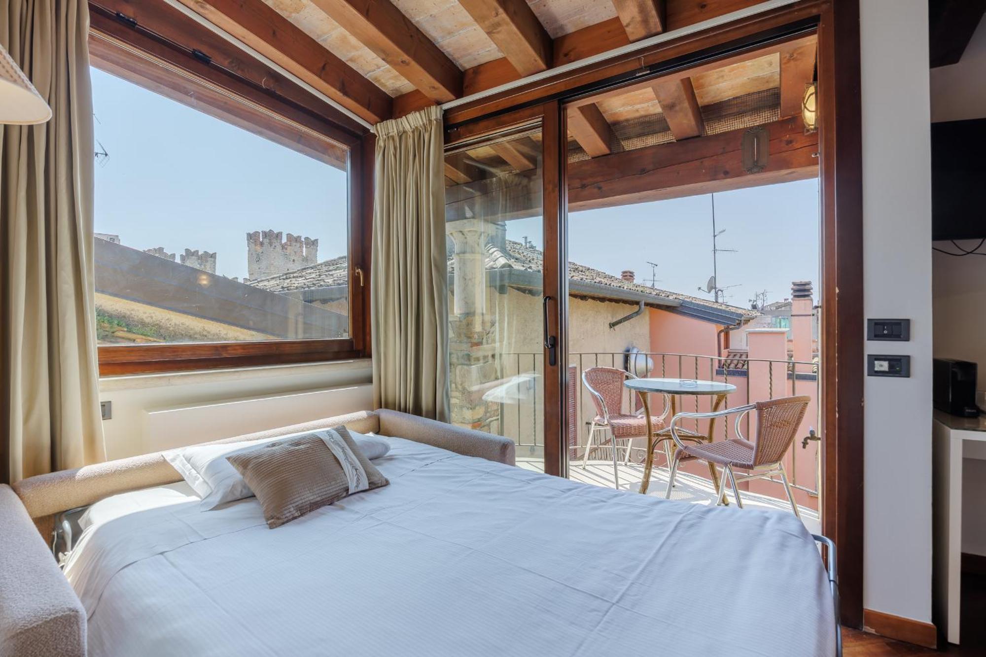 Hotel Degli Oleandri Sirmione Bagian luar foto