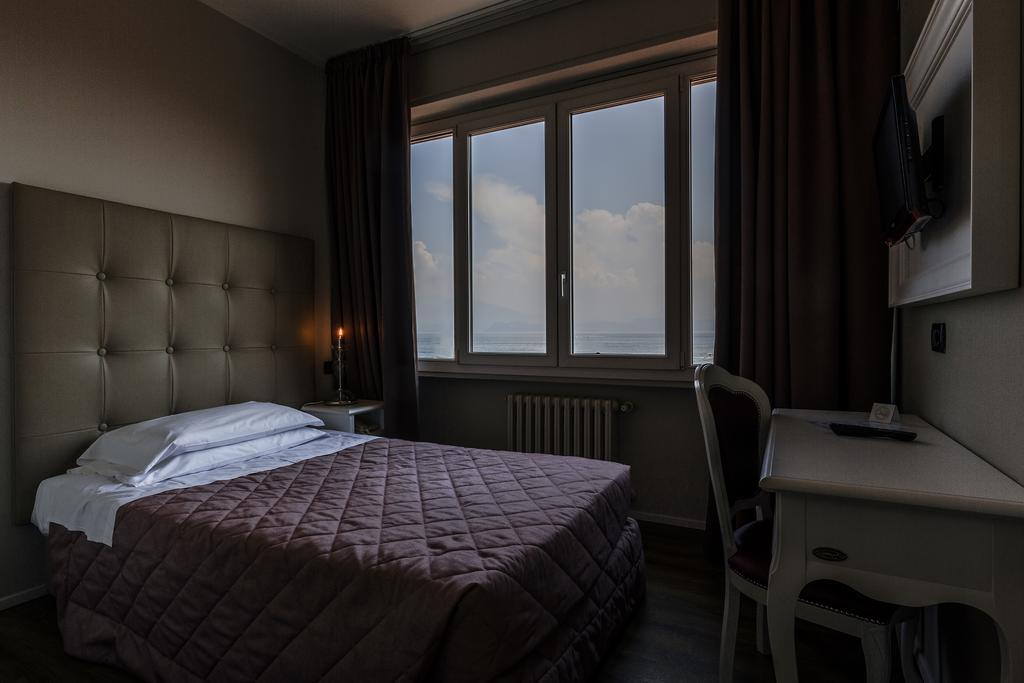Hotel Degli Oleandri Sirmione Bagian luar foto